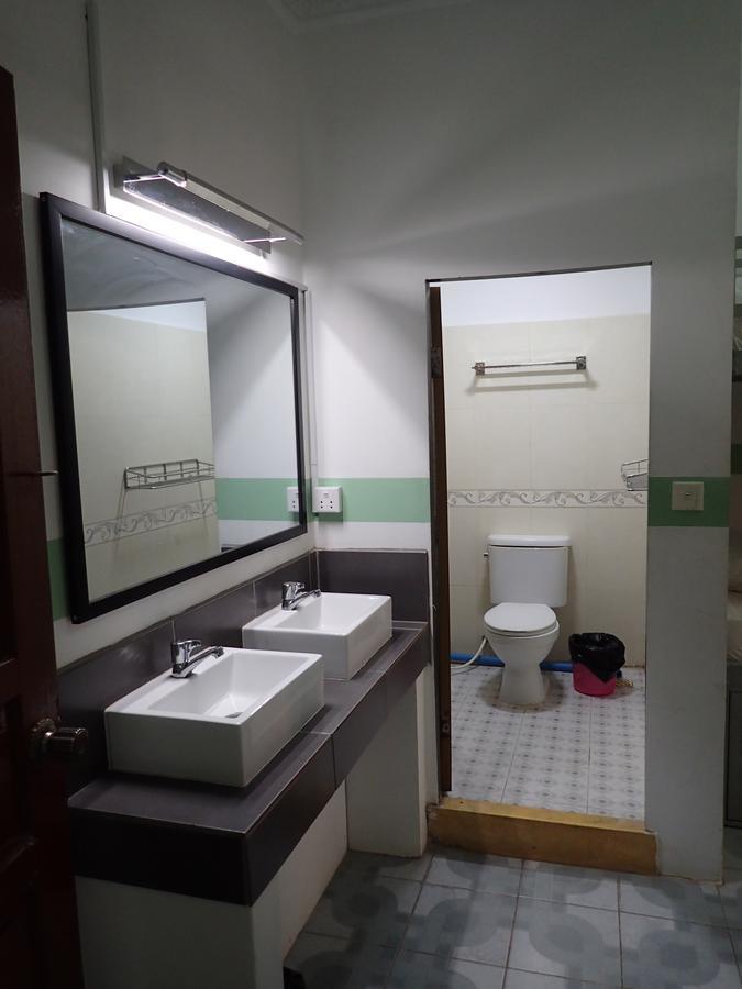 Lazy Gecko Guesthouse Phnom Penh Exterior foto