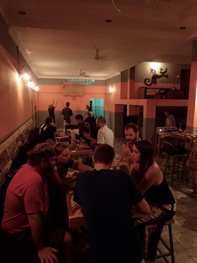 Lazy Gecko Guesthouse Phnom Penh Exterior foto